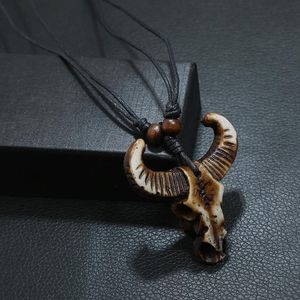 Подвесные ожерелья Классическая ручная работа сделайте ретро -голов головной костяной ожерелье для кости