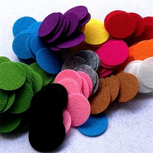 100pcs 3CM Round Colorful Felt Patches Fabric Pads Felts Flower Sewing Accessories Dolls Toys Home Wall Stickers Handmade Crafts Y0816