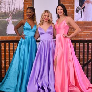 Santin Evening Prom Dresses 2022 A-Line Spaghetti Neck Sleeveless vestidos de fiesta Side Split Formal Party Wear Gowns Lady Women Lace-Up Back Purple Blue Pink