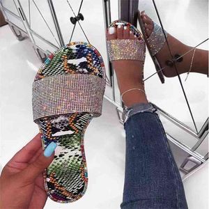 New Summer Women Crystal Slippers Glitter Flat Soft Bling Female Candy Color Flip Flops Outdoor Ladies Slides Hot Beach Shoes 210427