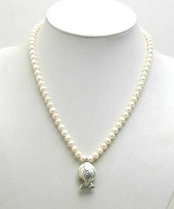 Collar De Perlas De 7mm al por mayor-Collares colgantes Qingmos Natural mm redondeador de plato blanco Collar de perlas con peces de plata tibetanos Joyas de Chokers NEC5402
