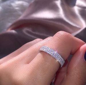 Underbar enkel 3 rad vit diamantring för kvinnor 925 sterling silver band smycken löfte vigselringar brudar anillos bague femme