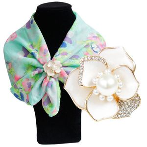 Pins, broscher kvinnlig enkel vit emalj blomma metall camellia scarf spänne brosch smycken stift trevlig charm kvinnor gåva x040
