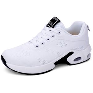 2021 Kobiety Sock Shoes Designer Sneakers Racener Runner Trener Girl Black Różowy White Outdoor Casual Shoe Najwyższej jakości W44