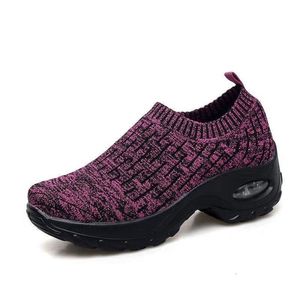 Style36 Moda Erkekler Koşu Ayakkabıları Beyaz Siyah Pembe Laceless Nefes Rahat Erkek Eğitmenler Tuval Ayakkabı Spor Sneakers Koşucular 35-42