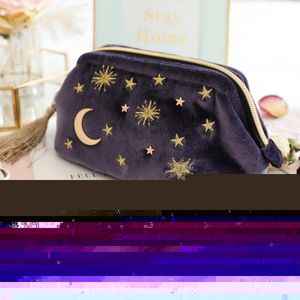 Metal Moon Star Sacos de maquiagem Rivet para mulheres 2021 Material macio Tassel Bolsa cosmética Recipiente feminino BG654 Casos