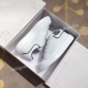 Stivali di alta qualità Scarpe casual da uomo Sneaker da donna Fashion Chaussures Scarpe da ginnastica con plateau e scarpe da ginnastica in pelle tinta unita