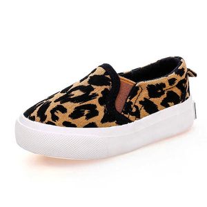 Tjejer pojkar leopard mode sneakers glida på loafer baby skor barn pojkar avslappnad låg topp platta kanfas skor barn tränare skor x0703