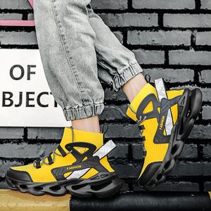 2021 Mężczyźni Buty do biegania Czarny żółty Biały Moda Męskie Trenerzy Oddychające Sporty Sneakers Rozmiar 39-46 WJ