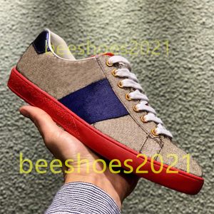 Mens Italy Bee Walking Scarpe casual Scarpe basse da donna Tiger Snake Strisce rosse verdi Ricamate Coppie Fashion Trainers Chaussures B24