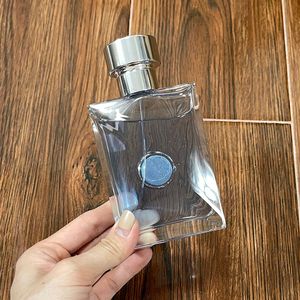 Man Perfume Classic Męski Zapach o tej samej nazwie Najwyższa jakość aromatycznych notatek Fougere i szybka dostawa