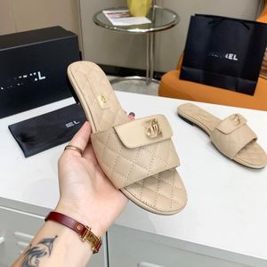 أعلى جودة أحدث النعال Luxurys المصممين المرأة 2023 شبشب الشاطئ الصنادل أحذية الشرائح الصيف موضة شباشب مسطحة واسعة مع صندوق