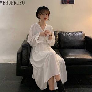 WERUERUYU French Gentle Romantic Style Sweet Girl's Spring Dress V-neck Korea Design Chic Dress Women Holiday Casual Dress 210608