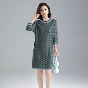 Jesienne ubrania damskie sweter sukienki dzianiny o-neck koreański styl luźny femme szaty żakard nad kolanem casual ropa mujer 210604