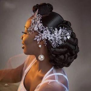 2022 Bridal Wedding Diamond Tiara Headpieces Hollowed Out Leaves Bridal Headwear Crown Rhinestone with Wedding Jewelry Hair Accessories Diamond Bridal Crowns