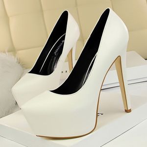 2022 Plattform Heels Frau Pumps Super High Heels Stiletto 13,5 cm Rot Hochzeit Schuhe Frauen Heels Sexy Party Schuhe