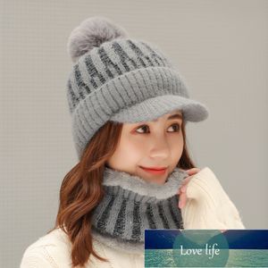 Nuovissimo berretto invernale con visiera da donna in maglia di colore misto Beanie Skullies cappello femminile in velluto spesso palla per capelli caldo berretto con bavaglino Set prezzo di fabbrica design esperto Qualità