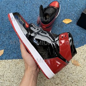 Patent Bred Hyper Royal ayakkabı Üniversite Mavi Koyu Mocha 1 Yüksek MIUI Erkekler Basketbol Obsidian Chicago Spor Sneakers Turbo Yeşil Beyaz Korkusuz Hack Siyah