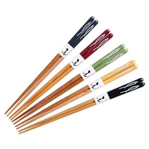 Chopsticks 5PAirs Japansk stil Saury Wood High Quality Wooden Natural Mahogany för hemrestaurang El Porslin