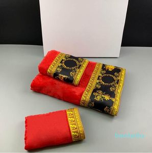 Toalhas de algodão Toalhas Fabricantes por atacado clássico Red Wedding Toweling Anunciando o presente VIP com caixa Set 3pcs conjuntos