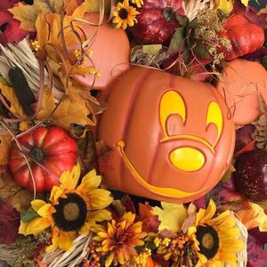 ハロウィーンの装飾秋カボチャのカボチャのためのカボチャのための前兆のためのハロウィーンの装飾的なカボチャの花輪