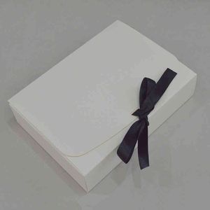 10 قطع العملاء هدية مربع كرافت كبيرة هدية مربع التعبئة والتغليف مع الشريط الأبيض هدية التعبئة صناديق الورق المقوى ورقة الكرتون 210323