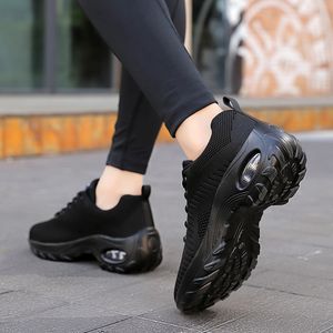 Toptan 2021 En Kaliteli Kapalı Mens Bayan Spor Koşu Ayakkabıları Örgü Örgü Nefes Mahkemesi Mor Kırmızı Açık Sneakers EUR 35-42 WY28-T1810