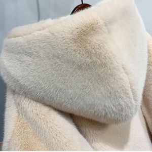 女性の毛皮のフェイクリンリング2021冬の高品質の人工コート長いゆるいラペル濃い暖かいぬいぐるみ