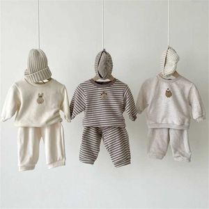 Ayı Baskı Kazak 2021 Yeni Moda Erkek Bebek Giysileri Set Pamuk Bebek Kız Gevşek Rahat Pantolon Suit Sonbahar Uzun Kollu Seti G1023