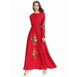 Langarm Kleid Malaysia großhandel-Casual Dresses Herbst Malaysia Muslimische Frauen Langarm Kleid Middle Eastern Gestickte Vintage Robe Weiß Rot Blau Gelb
