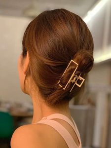 Kore Minimalist Stil Saç Kelepçesi Geometrik Metal Yakalama Saç Dişli At Kumaş Klip Kadın Banyo Saç Klip Kıllar Aksesuarları