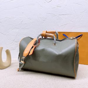 Duffel Mens Designer Travel Clutch على حقيبة الأمتعة Men كرة السلة لكرة السلة Keepall 55 50 PVC Clear Handbag Dufff