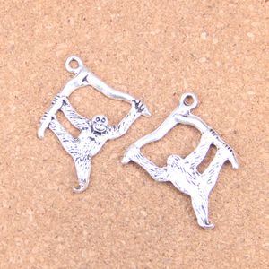 40st Antik Silver Bronze Plated Hanging Monkey Charms Pendant DIY Halsband Armband Bangle Fynd 39 * 32mm