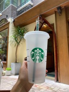Starbucks Mermaid Goddess 24oz / 710ml plast muggar Tumbler lock återanvändbar klar dricka platt botten pelare form halm Bardian färgbyte Flash Cup 50pcs DHL gratis