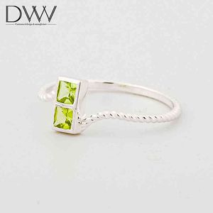 2021 Ny Dign Peridot Claw Inställning Sier 18K pläterad guld minimalistisk ring