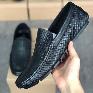 Högkvalitativ designer mens klänning skor lyxiga loafers kör äkta läder italiensk glidning på svart avslappnad sko andas med låda 017