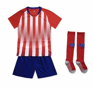 Spor Giyim 2021Children Setleri Futbol Üniformaları Erkek ve Kız Spor Çocuk Gençlik Eğitim Suits Boş Özel Baskı Futbol Çorap Ile Set