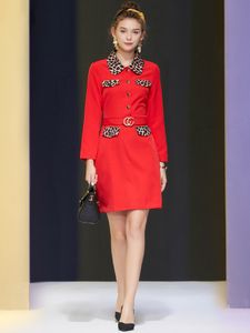 Sonderangebot Neue Herbst Damen Kleidung Mode Leopard Print Revers Einreiher Taillesgesteuert Schlanker Langarm Synchronisiertes rotes Kleid