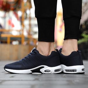 Moda Erkekler Kadınlar Yastık Koşu Ayakkabıları Nefes Tasarımcısı Siyah Lacivert Gri Gri Sneakers Eğitmenler Spor Boyutu 39-45 W-1713