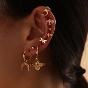 S2358 Modna biżuteria Kolczyki stadninowe Zestaw Animal Earring Dragonfly Pszczoła Księżyc Klip Mise Ear 8pcs/zestaw