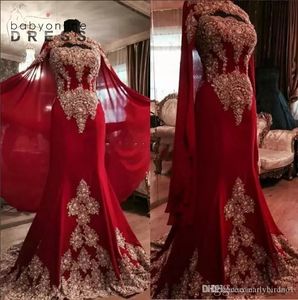 Nouvelle Robe De Caftan Arabe achat en gros de Nouvelle dentelle de luxe rouge arabe Dubaï Kaftan Robes de soirée Sweetheart perlé Applique Mermaid Robes de bal avec mannequines de partis