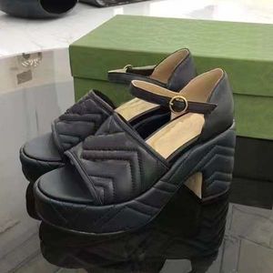 Mulheres de qualidade de alta qualidade de couro genuíno sandália designer sandálias calcanhar médio lona lazer sapatos 35-42 com caixa