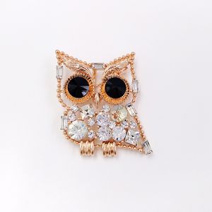 Högkvalitativ lyxdesigner män Kvinnor Brosches Alloy Gold Diamond Wise Owl Brosch för kostym Klänning Graduation Party Present Rhinestone Fashion Smycken Halloween