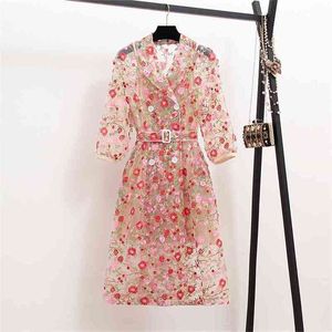 Ankomma bana sommarblomma Broderi Överlägg Trench Dress Women Notched Collar Lantern Sleeve Belt Mesh Long 210603