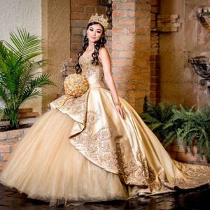 Vestido de 15 Anos Gold Quinceanera Dresses 2022レースアップリケビーズスイート16ドレスの恋人ページェントプロムガウンスイープトレイン307U