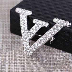 2021 Korean Fashion Dress Crystal High-end Letter Pins, Brooches Accessories Factory Wholesale Fast Delivery
