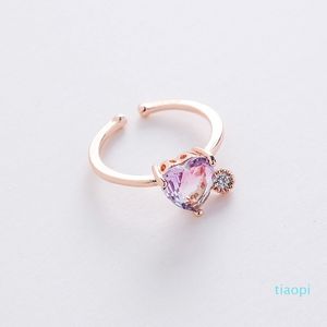 Ny Mode Micro-Inlaid Crystal Zircon Ringar Söt Elegant Blomma Ring För Tjej Smycken Kvinnor Finger Bague Bridal Gift Delikat