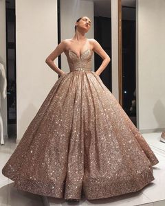 Vestidos de Quinceanera de Lantejoulas de Ouro Luxo com Bolsos Querida Sem Mangas Glitter Prom Noite Vestido Doce 16 15 Anos Vestidos De Bola