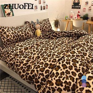 Set di biancheria da letto Copripiumino leopardato Federa 3/4 pezzi Twin Queen King Size Bed Clothes For Home Textiles Bedding Cover 211007