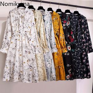 Nomikuma Floral Chiffon Frauen Kleid Fliege Stehen Hals Flare Hülse Kleider Frühling Schlanke Taille A-linie Koreanische Vestidos 6F451 210427